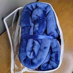 Iris Plush Throw Blanket 60x80
